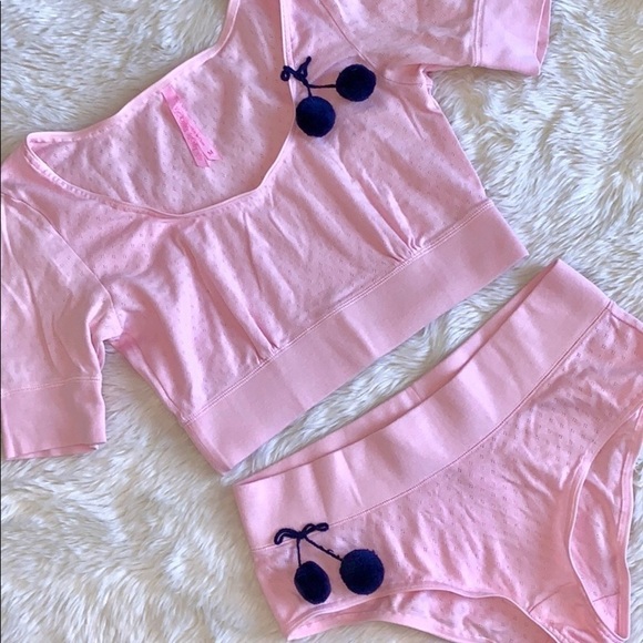 Vintage Victoria’s Secret Cherry Puff Lounge Set - Picture 3 of 10